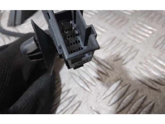 Зеркало электрическое Skoda Fabia Mk2 (5J) 2007 - 2014 года