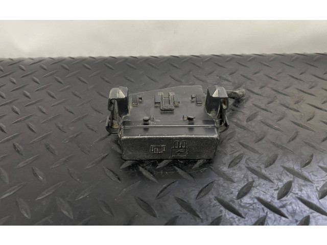 Блок предохранителей  6L3T12A581AF, 7154-3952-30   Ford F250    