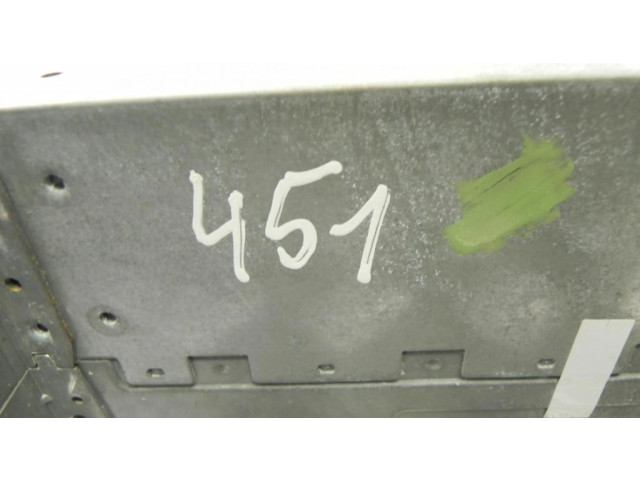 Радио/ проигрыватель CD/DVD / навигация