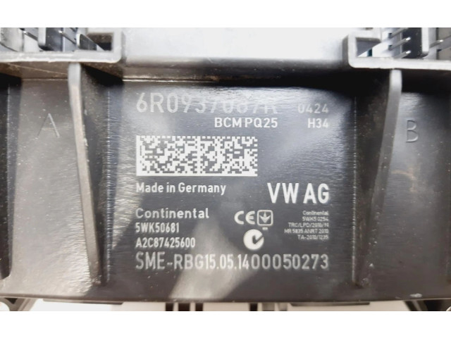 Блок предохранителей 6R0937087R Skoda Rapid (NH)