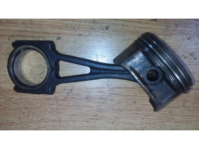 Píst 24425150191 Opel Agila A pro benzínový motor 1.2