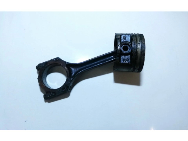  Поршень с шатуном    Volkswagen Golf II  