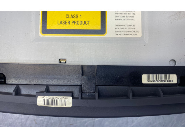 Радио/ проигрыватель CD/DVD / навигация