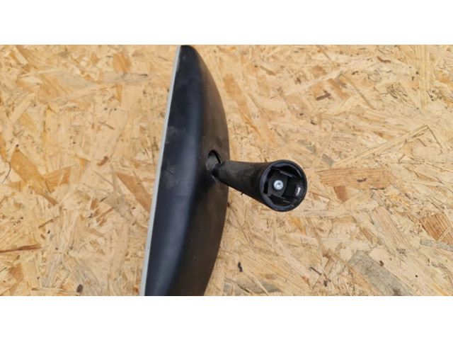 Зеркало заднего вида (в салоне)