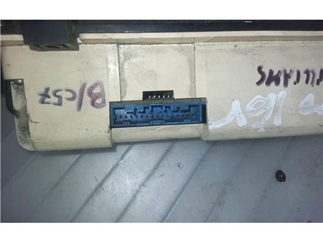 Панель приборов Renault Clio I