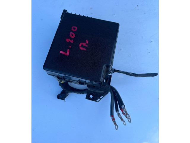 Блок предохранителей Mitsubishi L200