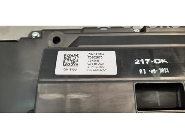 Панель приборов 32311937 Volvo XC40