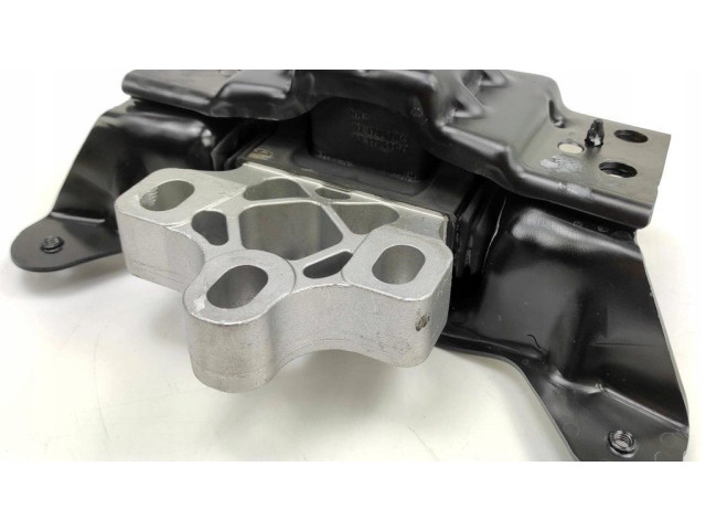 Кронштейн крепления коробки передач