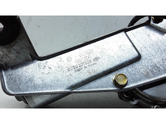 Моторчик заднего дворника 0390201529    Volvo S40, V40