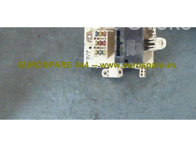   Pojistková skříňka 82641-35220   Toyota Hilux (AN10, AN20, AN30) 2001