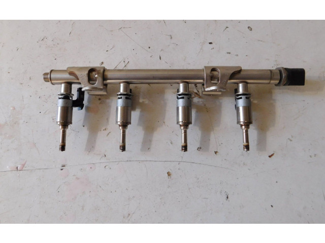 Vstřikovací lišta Audi A3 S3 8V