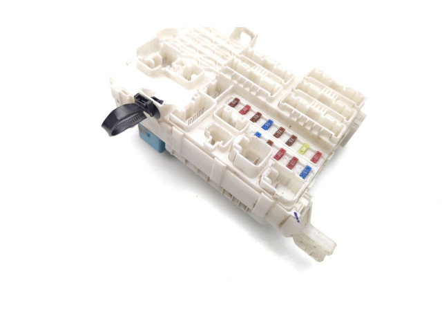 Pojistková skříňka Toyota Hilux (AN10, AN20, AN30) 2006