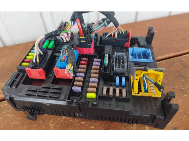 Pojistková skříňka 9853735880 Peugeot 208 2022