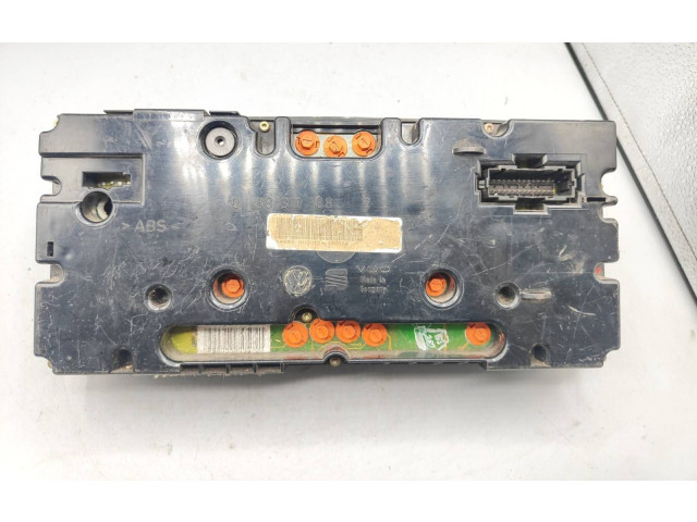 Панель приборов 88311188 Volkswagen Golf III