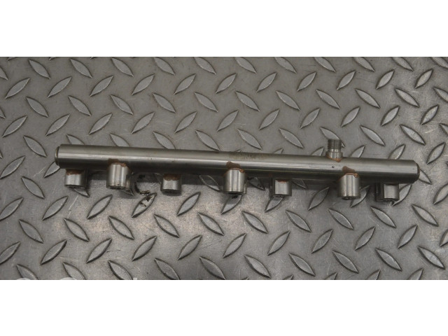 Топливная рампа 000283629, 054171075 Maserati Ghibli 3.0