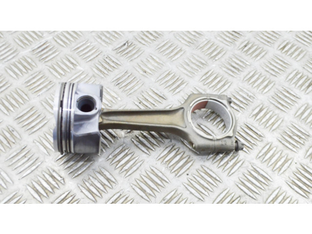 Píst 8571012, 8473776   BMW X4 G02  pro benzínový motor 2.0  