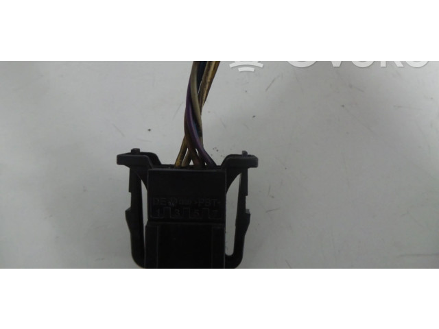 Зеркало электрическое Skoda Fabia Mk3 (NJ) 2015 - 2021 года