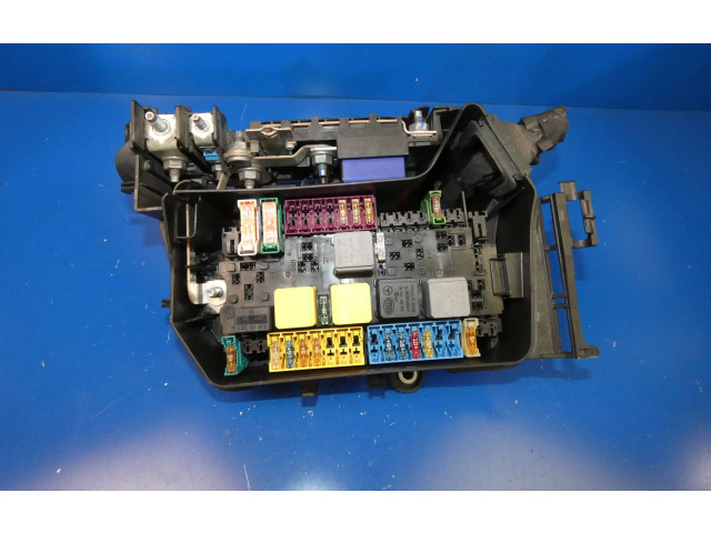 Блок предохранителей  A2465400024   Mercedes-Benz A W176    