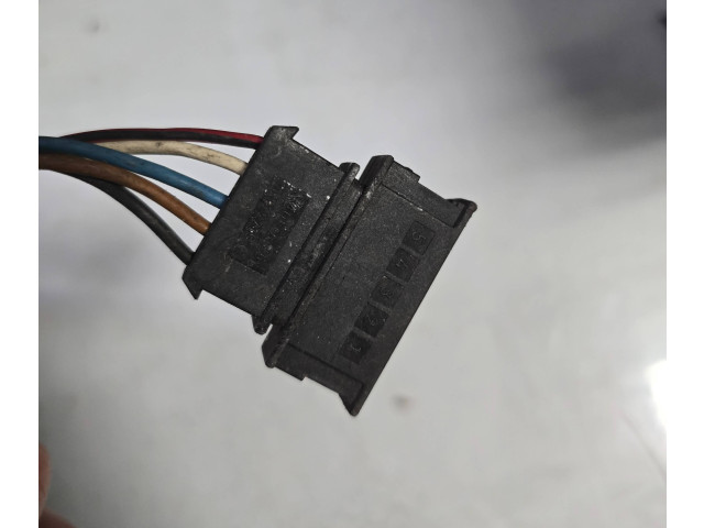 Zpětné zrcátko  Volkswagen Polo III 6N 6N2 6NF 1994  E902008  