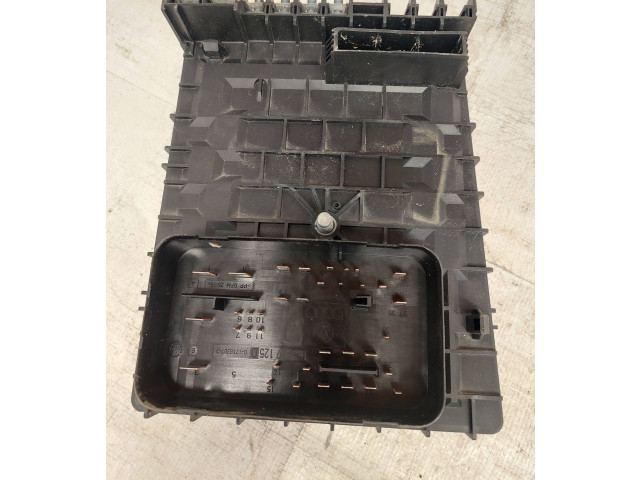   Pojistková skříňka 1K0937125D   Volkswagen Caddy 2012