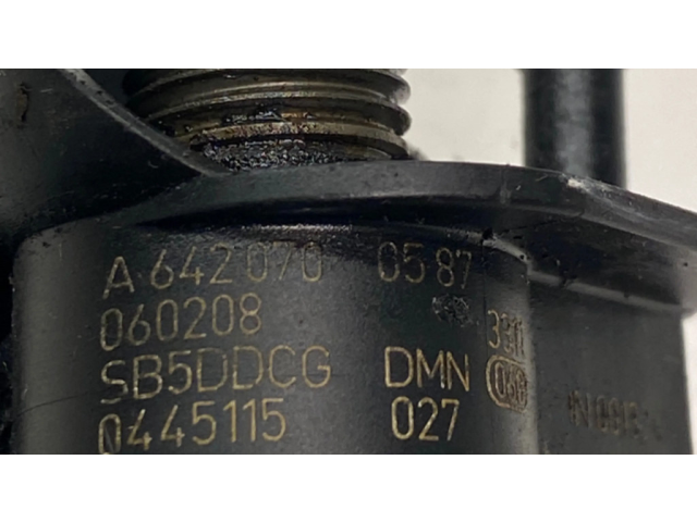 Форсунка A6420700587, 0445115027    Chrysler 300 - 300C для дизельного двигателя  3