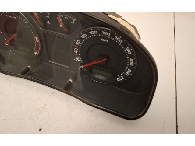 Панель приборов 3U0920810A, 3U0920810 Skoda Superb B5 (3U)