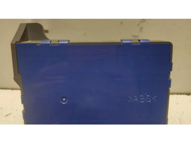 Блок управления 8865053170   Lexus IS 220D-250-350