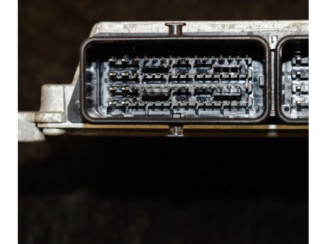 Блок управления двигателя 237103008R   Dacia Sandero