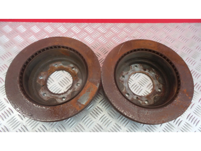 Передний тормозной диск Mitsubishi Pajero 3.2 D82