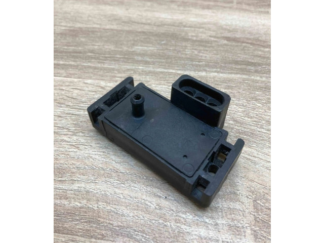 Другие блоки управления / модули 8768133    Opel Astra J