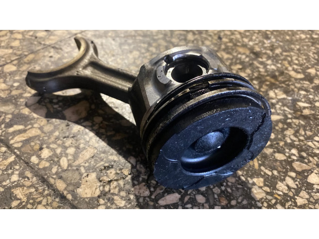 Píst 75L93   Ford Focus  pro naftový motor 1.6  