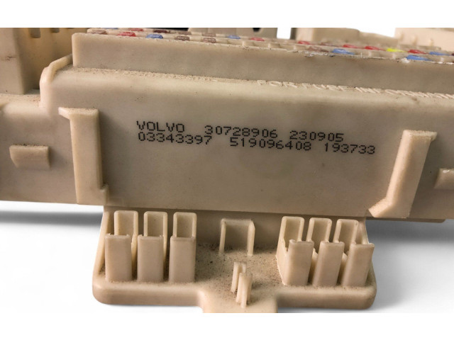 Pojistková skříňka 30728906 Volvo S40 2006