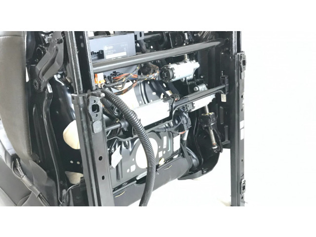 Переднее сиденье водителя