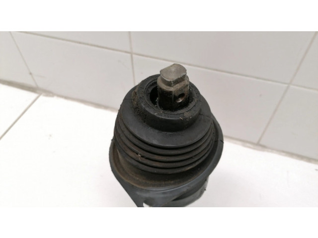 Крестовидная связь оси рулевого колеса