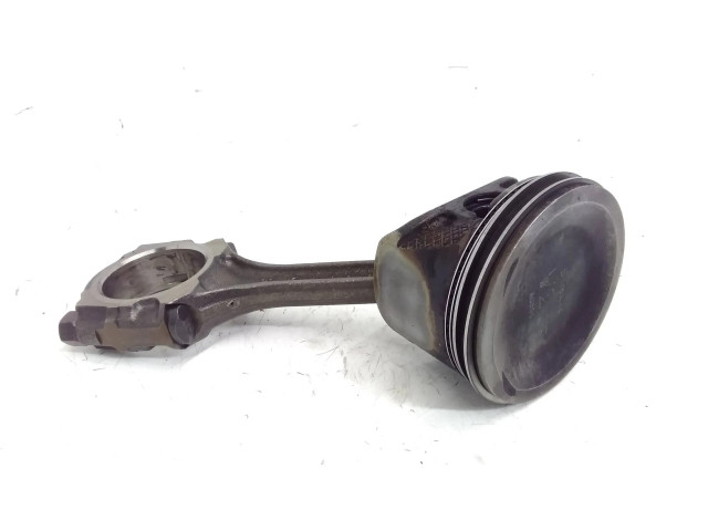  Поршень с шатуном  4M5402, 500004  Nissan Primera для бензинового двигателя 1.8