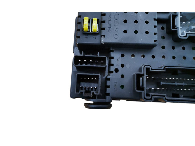 Блок предохранителей 30728512, 06W384   Volvo XC90    