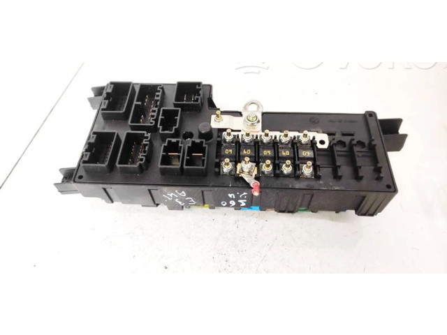 Блок предохранителей  8678449, 518828017   Volvo S70  V70  V70 XC    