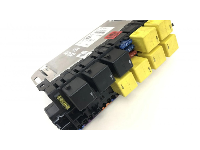 Pojistková skříňka 05045117, A2305454632 Mercedes-Benz SL R230 2002