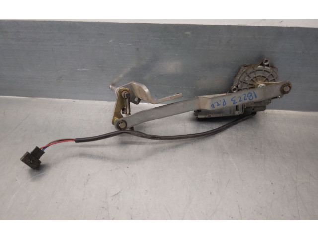 Двигатель стеклоочистителя заднего стекла Mercedes-Benz Vito Viano W638  1996 - 2003 года A6388200442, 3PINES      