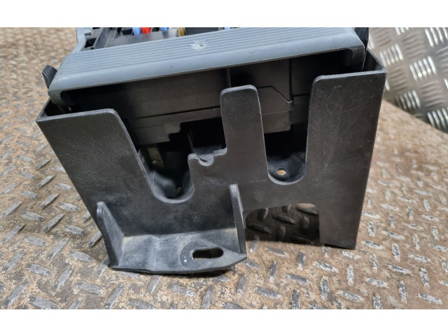 Pojistková skříňka 19210437, 15097981 Cadillac Escalade 2007