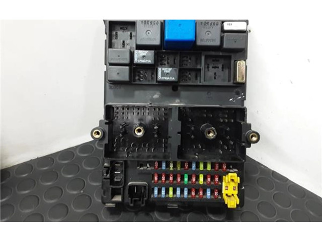 Блок предохранителей  04831433AA, 04831433AA   Jeep Grand Cherokee (WJ)    