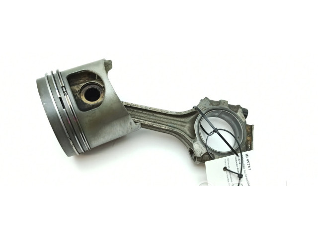 Поршень с шатуном Mercedes-Benz S W126 для бензинового двигателя 5.0