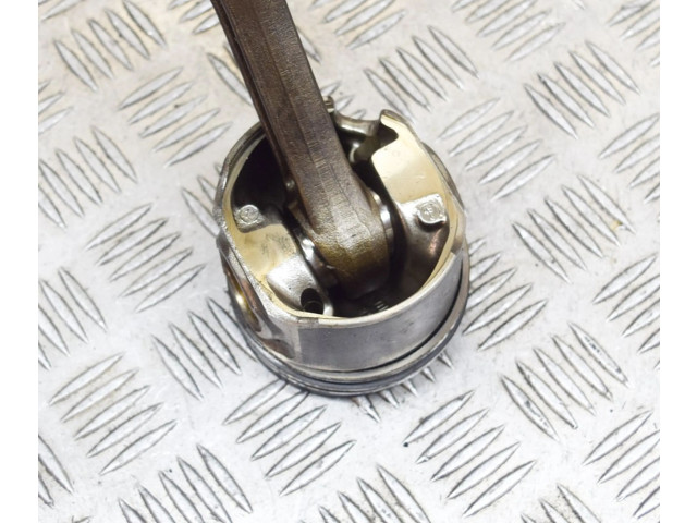 Píst 03G107065J, 038198401D Volkswagen PASSAT B6 pro naftový motor 2.0 BKP