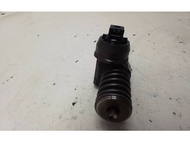 Vstřikovač 038130073AG Volkswagen Caddy