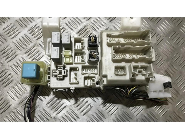 Pojistková skříňka 8264102060 Toyota Corolla E120 E130 2003