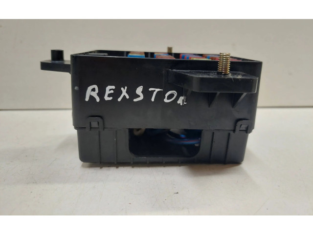 Блок предохранителей 8211008000 SsangYong Rexton