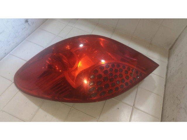 Задний фонарь правый сзади 964998668002, VP5PFX13N005AA    Peugeot 207   