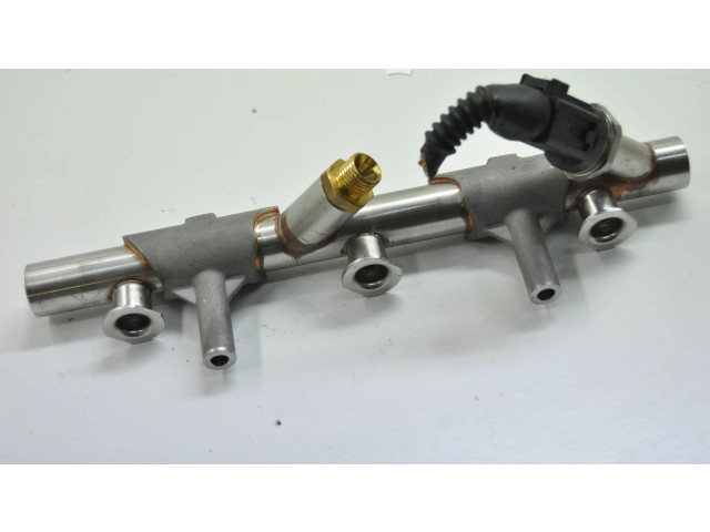 Vstřikovací lišta Audi Q7 4M CREC