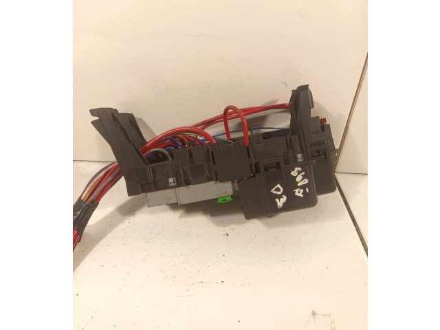 Блок предохранителей Dpn13800159hwb   Volvo S60    