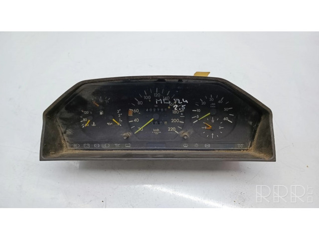 Přístrojová deska Mercedes-Benz E W124 1991 87001221